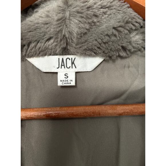 Jack by BB Dakota Women's Gray Faux Fur Textured Fly Away Lined Vest Size Small - Picture 5 of 10